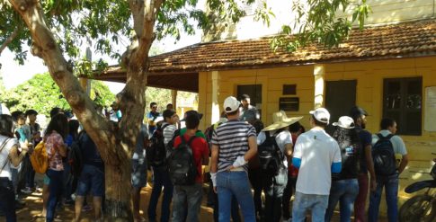Alunos de Agronomia na Estação